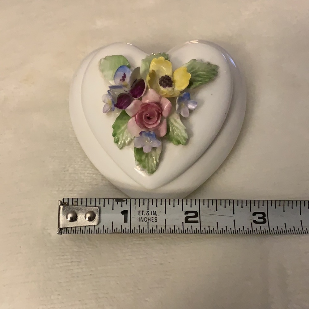 Royal Adderley Floral Bone China Trinket Box Made In England (vintaged piece) - Picture 3 of 14